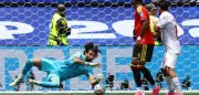 Irans Torwart Beiranvand stoppt Belgiens Goldene Generation