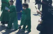 Islamisten-Demo in Berlin: Kinder bei 40 Grad aneinander gefesselt