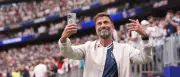 Jürgen Klopp erhält Trikot von Ex-Spieler Mac Allister nach Argentinien-Sieg