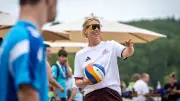 Karla Borger trainiert mit Special-Olympics-Athleten im Beachvolleyball