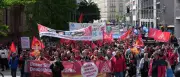 Krise der Stahlindustrie: Tausende Arbeiter protestieren in Berlin und Völklingen