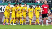 Kult-Kicker mit historischem Tor mischt bei SVE im Hintergrund mit