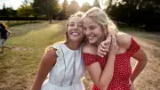 Luftige Sommermode: Ideale Kleidung für heiße Tage