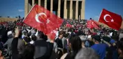 Machtkampf in der Türkei: Erdoğan setzt Oppositionschef ab – droht ihm dasselbe Schicksal wie Orbán?