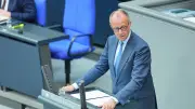 Merz stellt sich Fragen: Rentenreform und Social-Media-Altersgrenze im Fokus