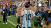 Messi schenkt Klopp Trikot: Emotionaler Fan-Moment