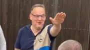 Neues Foto belastet AfD-Chef Reichardt: Hitlergruß oder Ritterschlag?