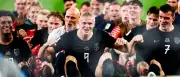 Norwegens Abgeordnete rudern im Parlament für die WM