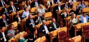 Norwegische Fans rudern auf Times Square und im Parlament nach 4:1-Sieg