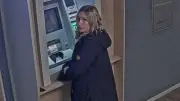 Polizei jagt blonde Bank-Betrügerin in Brandenburg