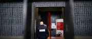 Prozess in Frankreich: „Maskenmann“ wegen Mordes an Jonathan vor Gericht