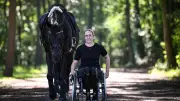 Reitunfall: Gianna Regenbrecht sitzt im Rollstuhl – Liebe zu Pferden stärker
