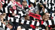 RMV-Plakat sorgt für Ärger bei Eintracht-Fans in Frankfurt