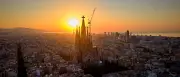Sagrada Família: Papst ehrt Gaudí, Massen und Konflikte