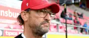 Schulter-OP: Cottbus-Coach Wollitz droht monatelanger Ausfall