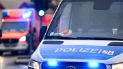 Schwerer Unfall in Berlin: Autofahrer von Tram erfasst und eingeklemmt