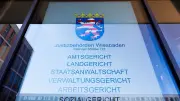Seniorin zahlt 850 Euro für Medikamente und erhält nur Vitamine