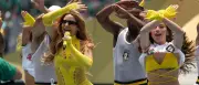 Shakira bei WM-Eröffnung: Sonnenbrille als Alters- oder Protest-Signal?