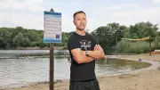 Stadt Halle stoppt Deutsch-Pflicht im Freibad: Badchef wehrt sich
