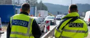 Streit um Grenzkontrollen: EU-Kommissar fordert Ende von Dobrindts Maßnahme