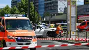 Tödlicher Unfall an Berliner Kreuzung: 71-Jähriger stirbt unter Mast