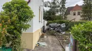 Tödlicher Unfall in Lauta: Auto kracht gegen Hauswand