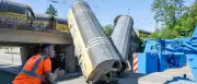 Tödlicher Zugunfall in München: Zwei Waggons stürzen von Brücke
