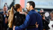 Ted Lasso-Star Brett Goldstein schwärmt von Jennifer Lopez: Magie am Set