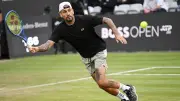 Tennis-Rüpel Nick Kyrgios feiert friedliches Comeback in Stuttgart
