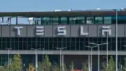 Tesla: 100 Strafzettel monatlich wegen zu schneller Mitarbeiter