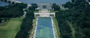 Trump macht Vandalismus für Probleme am Reflecting Pool verantwortlich