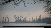 Ukraine greift Hafen Mariupol an: Schwerpunkt auf Militärlogistik