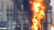 Ukraine trifft Gazprom-Raffinerie bei Moskau – Tankstellen-Chaos