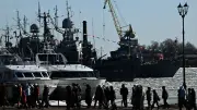 Ukraine trifft russisches Kriegsschiff in Kronstadt – Kreml droht mit Vergeltung