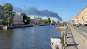 Ukrainische Drohnen greifen St. Petersburg an – Störung des Wirtschaftsforums