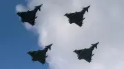US-Kampfjets und Eurofighter donnern am Dienstag über Berlin