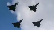US- und deutsche Kampfjets fliegen über Berlin am Dienstagabend