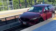 USA: Navi leitet Autofahrerin auf Bahngleise – spektakuläre Rettung