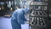 Warken trotzt Pharma-Drohungen: „Jeder muss seinen Beitrag leisten“