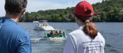 Wasserski auf der Havel: Grundschüler erleben Adrenalin pur mit DRK-Sicherung