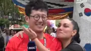 WM-Reporterin überrascht Fans mit spontanem Kuss