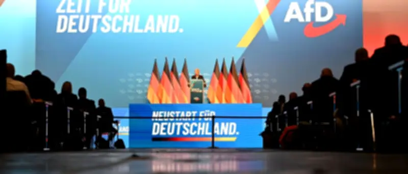 AfD-Parteitag in Erfurt: 50.000 Protestierende, Polizeieinsatz und Übergriffe auf Journalisten