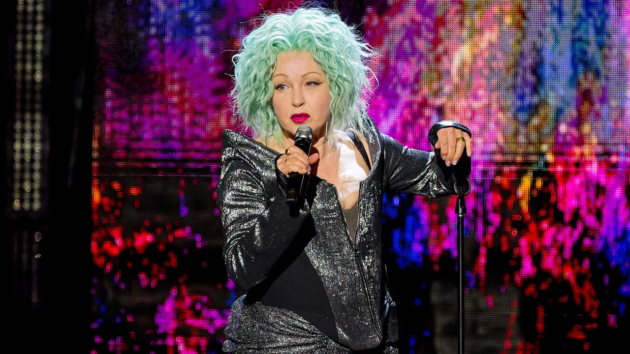 Cyndi Lauper legt sich mit Zuschauer an: „Keine Ahnung, was du sagst, Schatzi!“