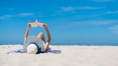50 Buchhändler verraten ihre Urlaubslektüre-Geheimtipps