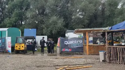 Acht Verletzte bei Messerattacke auf Dorffest in Egling – Täter flüchtig
