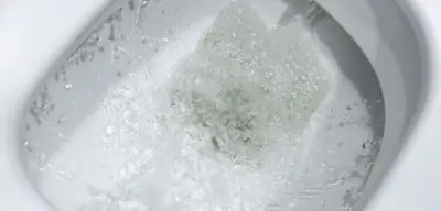Autofahrer versucht Drogentest mit Toilettenwasser zu verfälschen