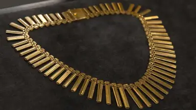 Bares für Rares: Goldenes Kleopatra-Collier erzielt 6.450 Euro
