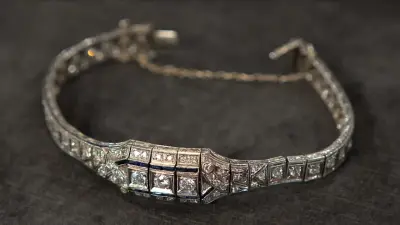 „Bares für Rares“: Platinarmband erzielt 4.200 Euro trotz niedriger Schätzung