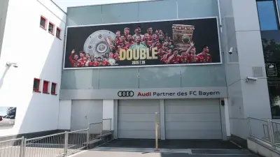 Bayern-Flop Boey überraschend auf neuem Double-Banner an Säbener Straße