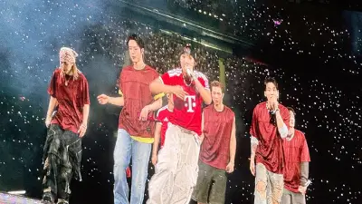 BTS überrascht Fans mit deutschen Trikots und Songzeilen in München
